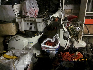 1920 X 1440 717.1 Kb Retro scooter