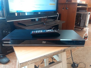 1920 X 1440 698.0 Kb  DVD, BR ,   ..