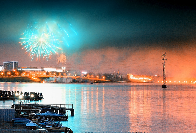 1200 X 814 820.1 Kb День Города, погода подкачала 