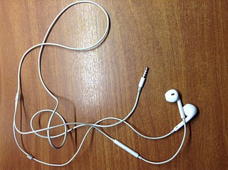 1920 X 1434 792.4 Kb 1920 X 1434 748.1 Kb 1920 X 1434 687.9 Kb   EarPods/SmartCover