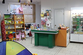 480 X 320 51.6 Kb 480 X 320 65.3 Kb 480 X 320 66.4 Kb Продам магазин игрушек!