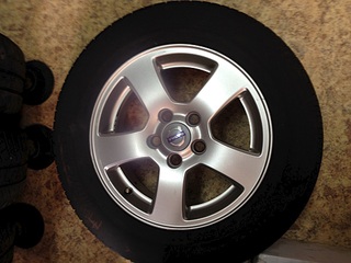 1024 X 768 159.4 Kb 1024 X 768 264.4 Kb  Volvo R15 5x108 +  Michelin Energy 195/65/15