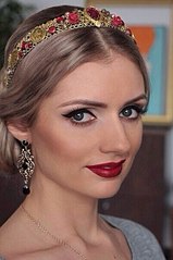 402 X 604 42.6 Kb 1200 X 800 536.1 Kb 1200 X 689 551.0 Kb 1200 X 756 506.6 Kb 1200 X 694 521.3 Kb Darya Bogatyreva: ободки в стиле Dolce&Gabbana, ягодные тиары, цветочные венки