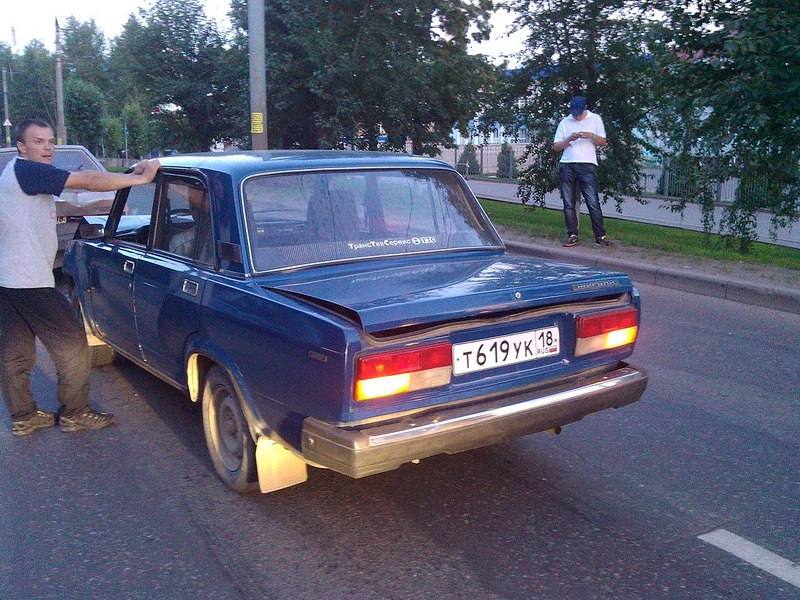 1280 X 960 351.2 Kb 1280 X 768 158.1 Kb 1280 X 960 351.1 Kb 14.07.2014 ДТП на ул. Орджоникидзе пьяный с холодильником въехал в 9-ку