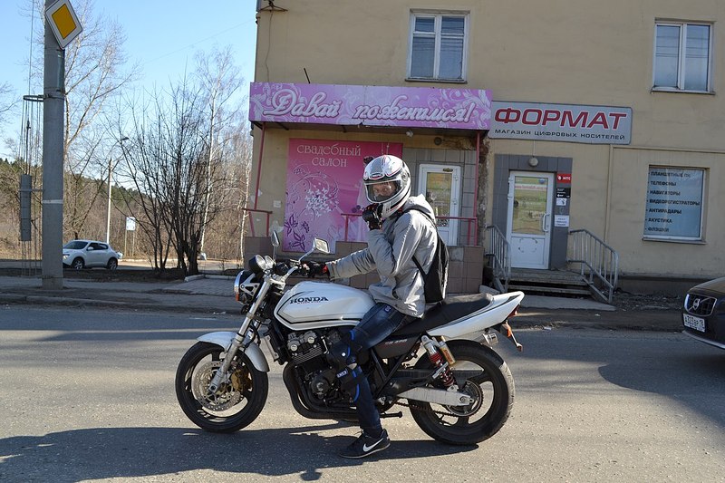 1280 X 853 254.7 Kb 640 x 480  Cb 400 SFVtec-1, 2002