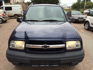 1920 X 1440 622.2 Kb Chevrolet Tracker 2000 г.