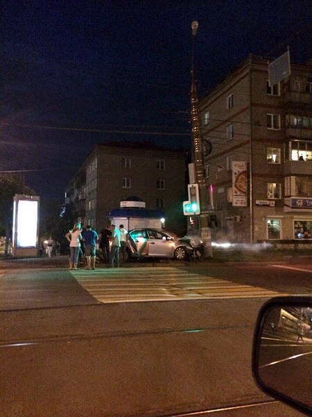 720 X 960 147.9 Kb 09.08.2014 ДТП Ленина - Красноармейская, авто с столб