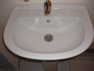 1920 X 1440 404.5 Kb продам раковину керамика 55 см + пъедестал