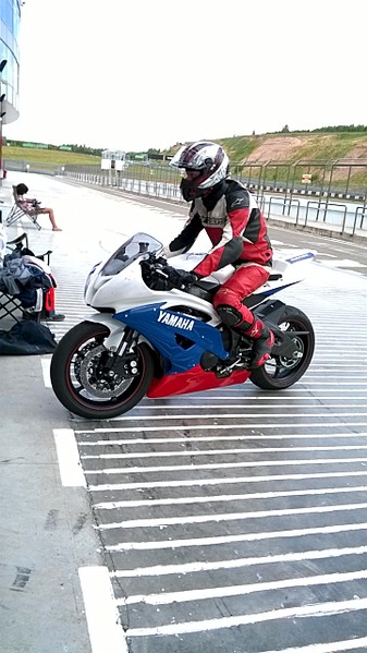 719 X 1280 217.3 Kb R6 Yamaha 2011 ���. �����.