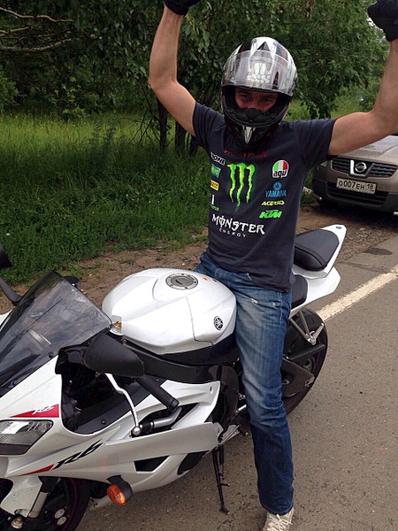 960 X 1280 359.7 Kb R6 Yamaha 2011 ���. �����.