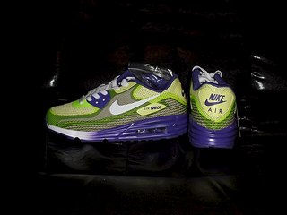 604 X 453 35.0 Kb  Nike  990 , 