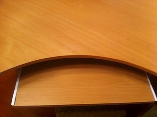 960 X 717 119.3 Kb 960 X 716 104.0 Kb Продается письменный стол