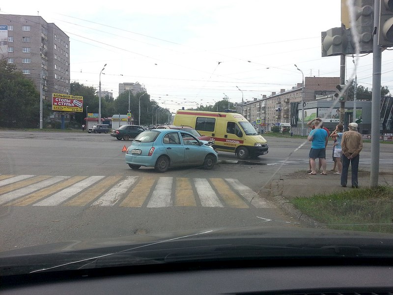1280 X 960 198.9 Kb 25.08.2014   . .    , Nissan Murano vs. Nissan March