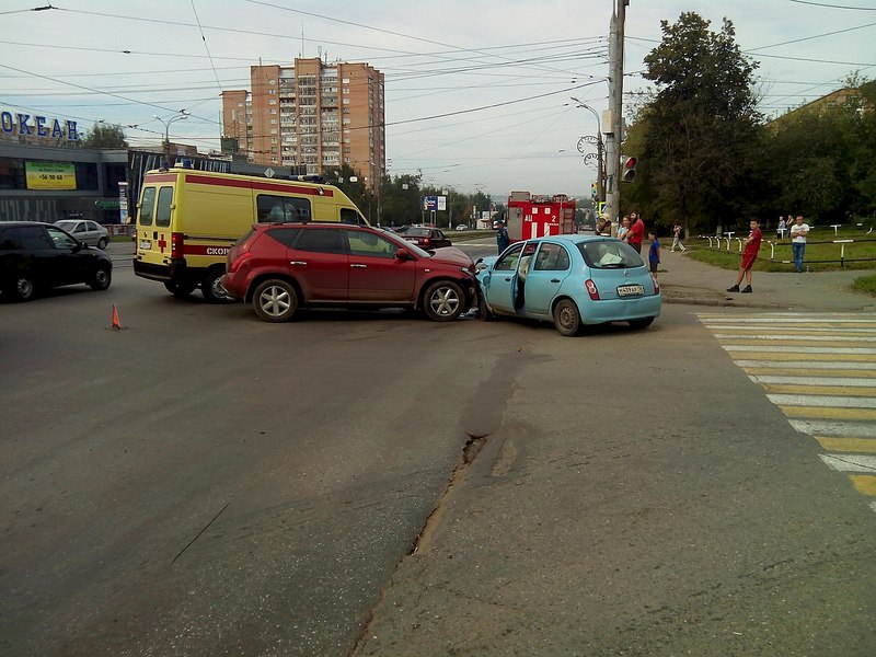 1280 X 960 228.4 Kb 1280 X 960 189.6 Kb 1280 X 960 198.9 Kb 25.08.2014   . .    , Nissan Murano vs. Nissan March