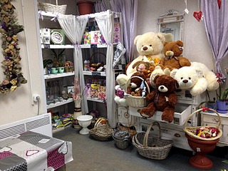 1920 X 1440 783.2 Kb 355 X 480  36.3 Kb    