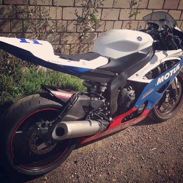 1920 X 1920 525.4 Kb R6 Yamaha 2011 ���. �����.