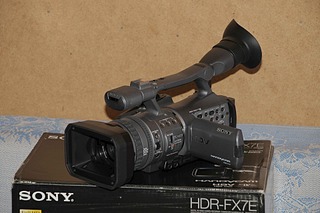 1920 X 1280 424.3 Kb 1920 X 1280 727.0 Kb  / Sony FX7E