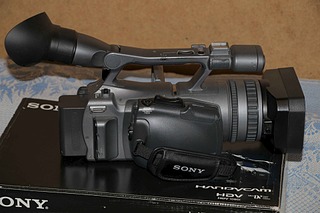 1920 X 1280 418.4 Kb 1920 X 1280 424.3 Kb 1920 X 1280 727.0 Kb  / Sony FX7E