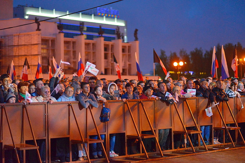 1100 X 734 388.1 Kb 1099 X 734 261.8 Kb 1099 X 734 242.9 Kb 1100 X 734 275.9 Kb 1100 X 734 323.0 Kb взгляд со сцены