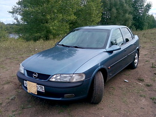 1920 X 1440 621.0 Kb Opel Vectra 1997 .