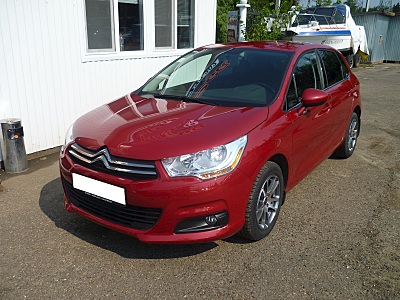 1600 X 1200 716.4 Kb 1600 X 1200 808.4 Kb Citroen C4 2011 .