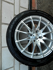 1920 X 2560 279.0 Kb Toyo    R15  4x100