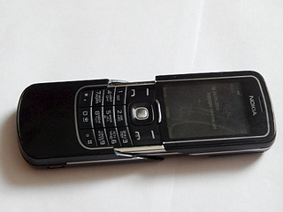 1920 X 1440 412.5 Kb  Nokia 8600 Luna ()