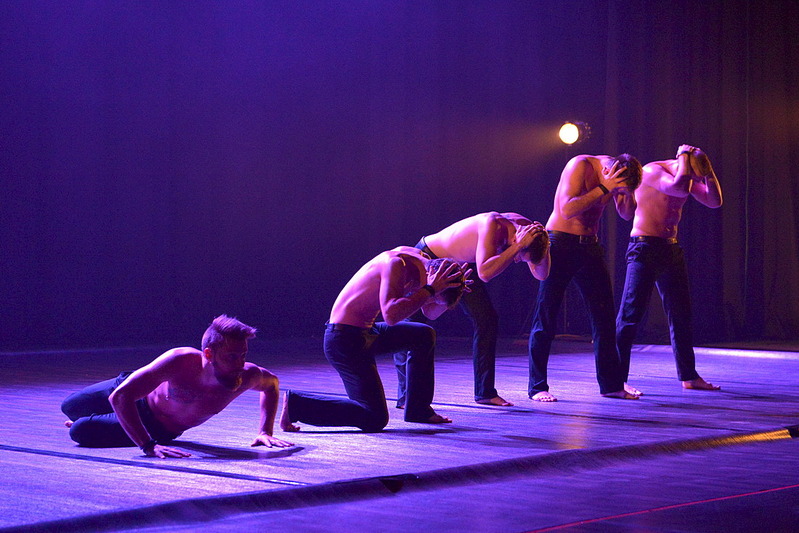 1100 X 734 296.6 Kb 3  -   