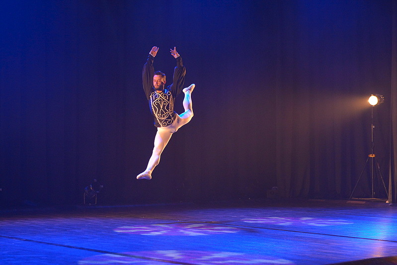 1100 X 734 222.2 Kb 1100 X 734 319.8 Kb 1099 X 734 364.6 Kb 1099 X 734 309.1 Kb 3  -   