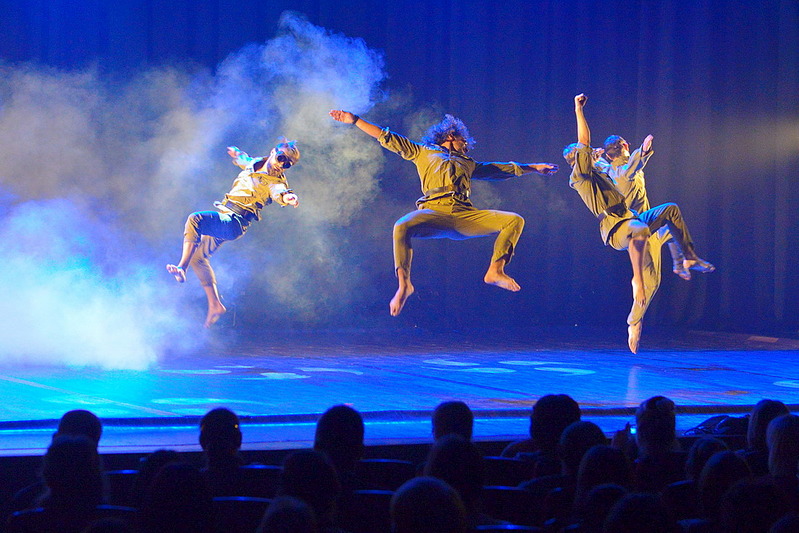 1100 X 734 318.5 Kb 1100 X 734 335.4 Kb 1098 X 734 185.0 Kb 1100 X 734 342.9 Kb 1099 X 734 322.2 Kb 3  -   