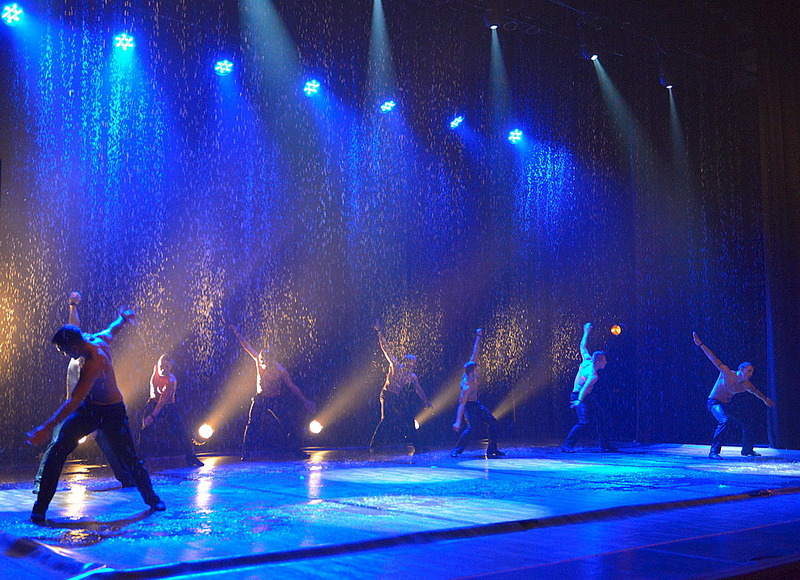 1012 X 734 381.3 Kb 1100 X 734 481.6 Kb 3  -   