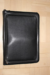 1920 X 2880 566.2 Kb продам мужскую папку кожаную