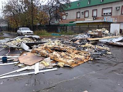 1920 X 1440 596.8 Kb В городе исчезло много крытых остановок со скамейками.
