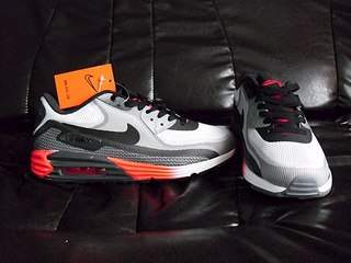 604 X 453  50.2 Kb   Nike Airmax Lunar 