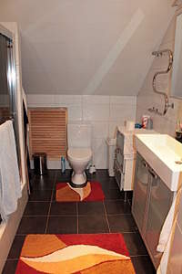 1920 X 2880 898.4 Kb 1920 X 1280 450.6 Kb     . .