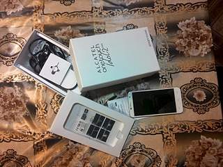1920 X 1440 841.5 Kb 1920 X 2560 380.8 Kb 1920 X 2560 430.5 Kb   Alcatel One Touch Idol 2 mini ()