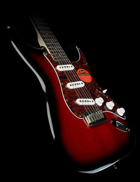 800 X 1037  78.0 Kb 1000 X 351  43.9 Kb   Fender Squier Standard  