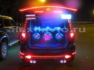 1920 X 1440 700.2 Kb ,         !