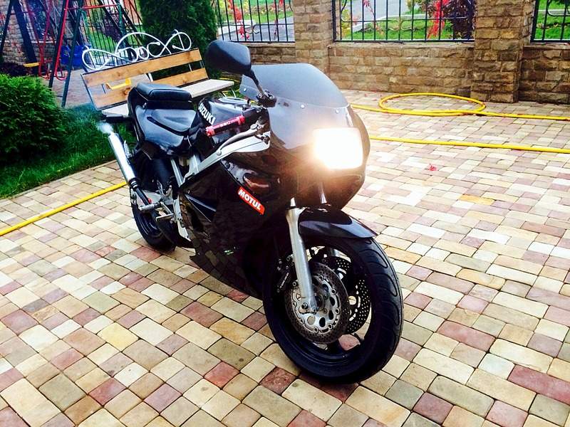 1920 X 1440 988.1 Kb SUZUKI RGV 250. 60 �.� ,������ �� ���� ������, ����� ������!