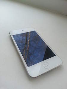 1920 X 2560 811.4 Kb ipod touch 4 8gb white