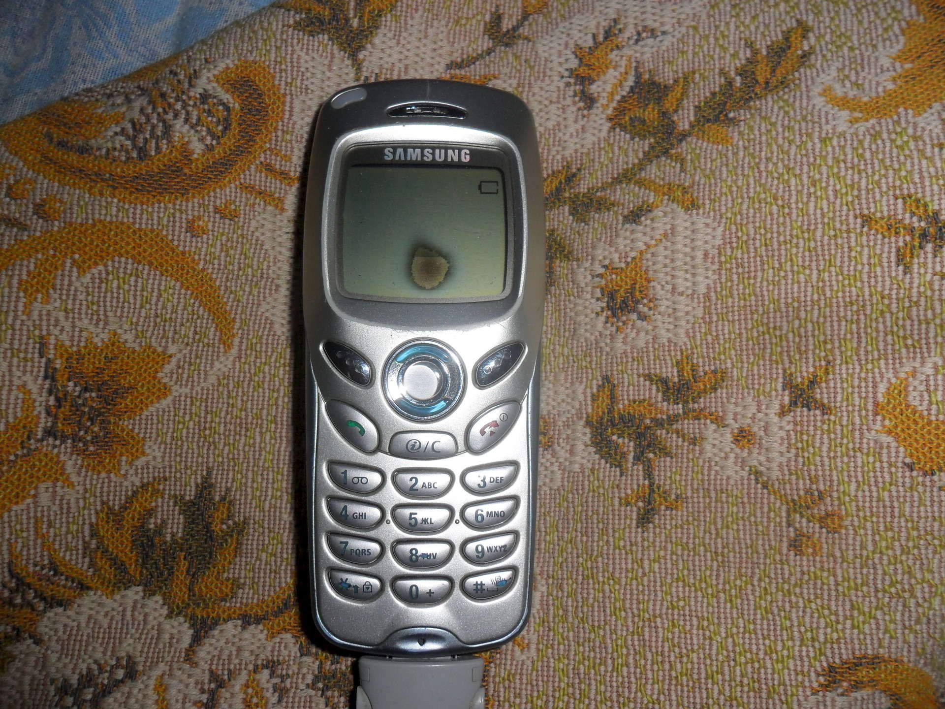 Звуки старого самсунга. Старый самсунг 201. Самый старый самсунг. Самсунг синий старый. Samsung старые телефоны.