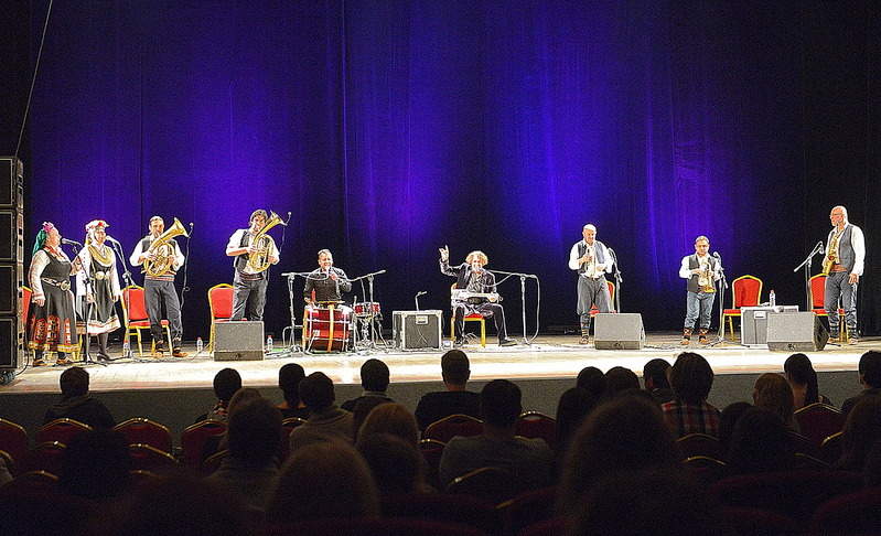 1100 X 669 387.6 Kb Goran Bregovic   20 !