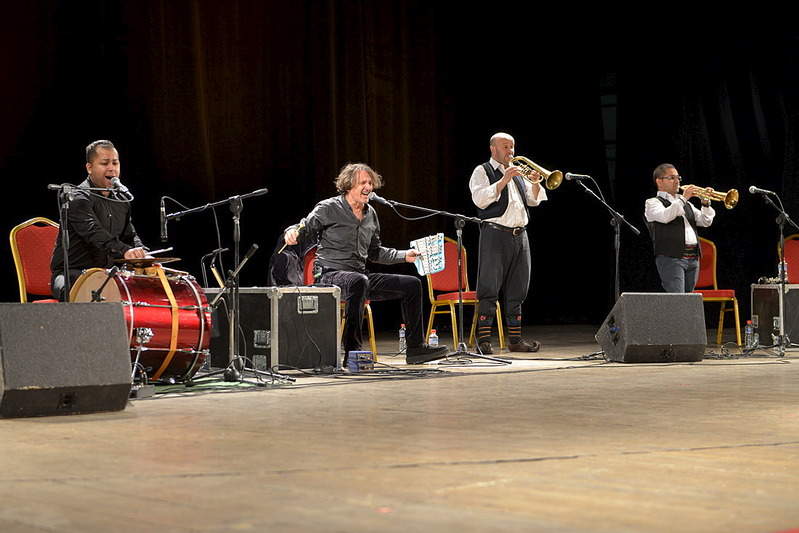 1100 X 734 248.8 Kb 1100 X 734 266.2 Kb 1100 X 669 387.6 Kb Goran Bregovic   20 !