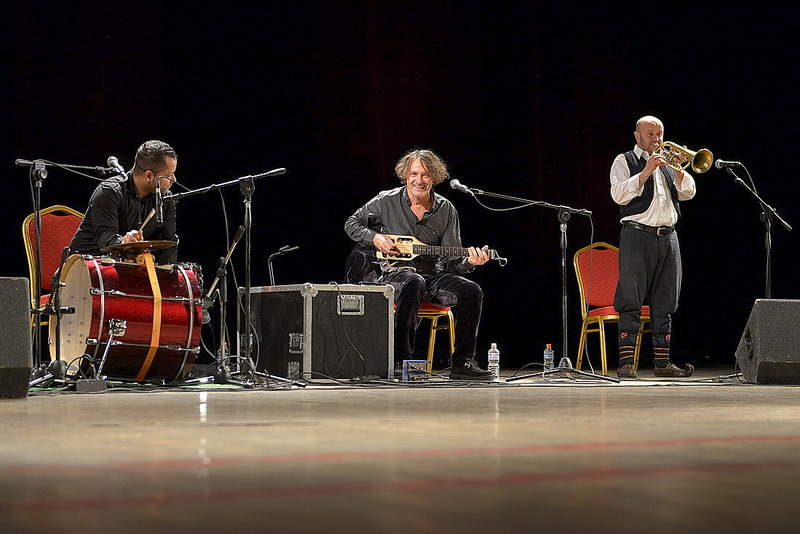 1099 X 734 254.7 Kb 1100 X 734 249.2 Kb Goran Bregovic   20 !