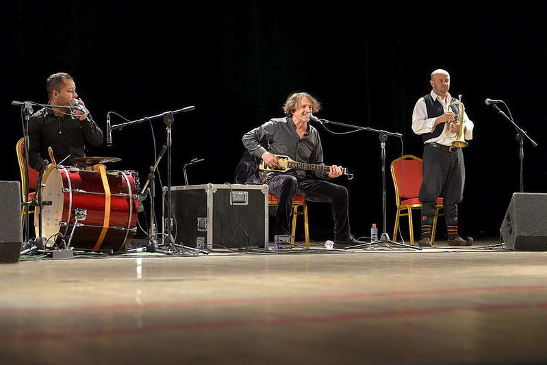 1100 X 734 242.5 Kb 1099 X 734 254.7 Kb 1100 X 734 249.2 Kb Goran Bregovic   20 !