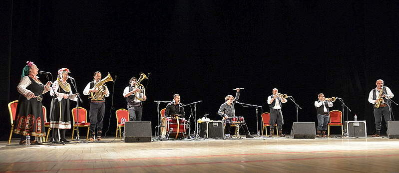 1100 X 478 211.6 Kb 1099 X 734 223.0 Kb 1099 X 734 264.4 Kb Goran Bregovic   20 !