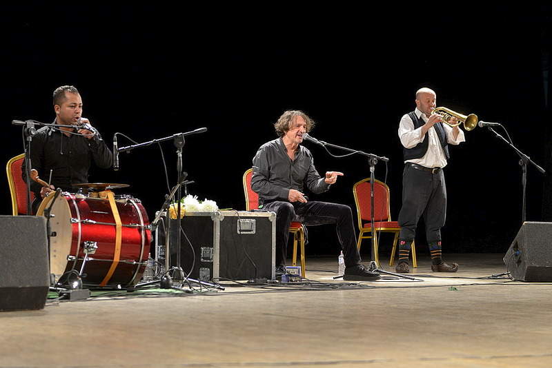 1099 X 734 245.0 Kb 1100 X 665 232.2 Kb Goran Bregovic   20 !