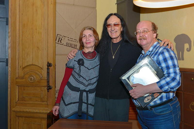 1099 X 734 314.6 Kb 637 X 734 195.2 Kb 02.12.2014 -     (URIAH HEEP) @  [' ']