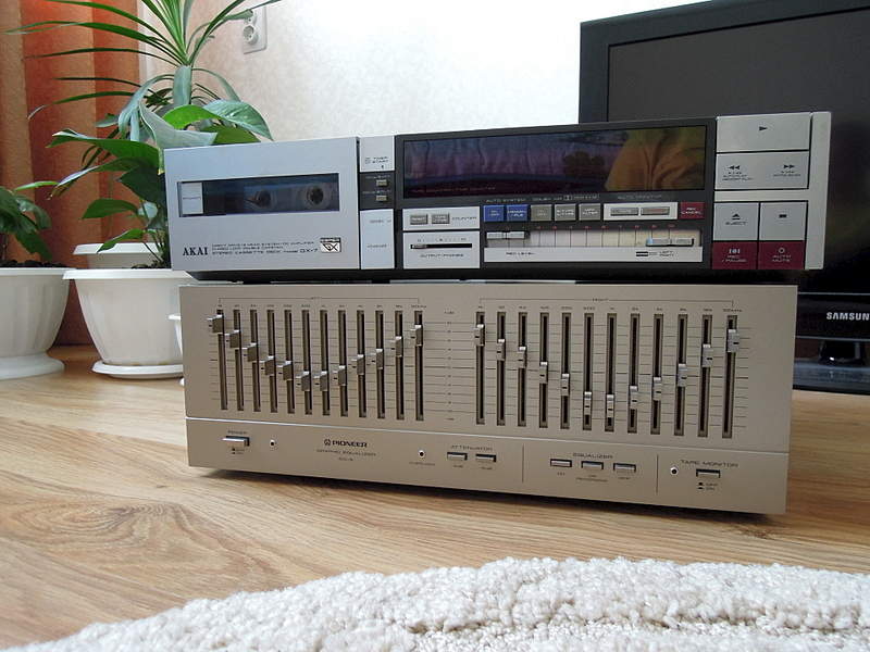 1920 X 1440 206.6 Kb Продам деку Akai, эквалайзер Pioneer, тюнер