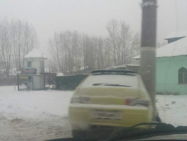 612 x 461 612 x 365 04.12.2014 на Лесозаводе, 12-ка купе влетела в столб